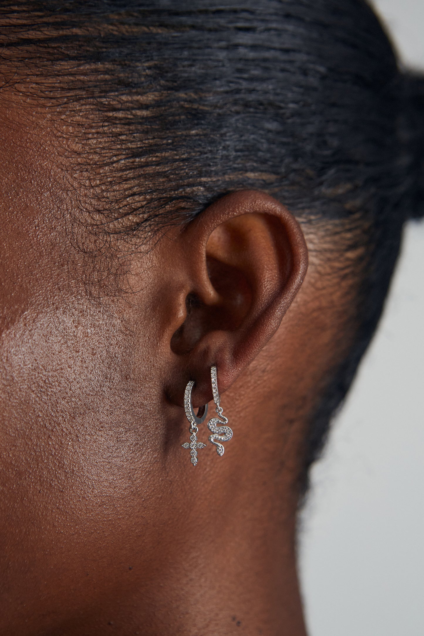 SHINY SNAKE SINGLE EARRING