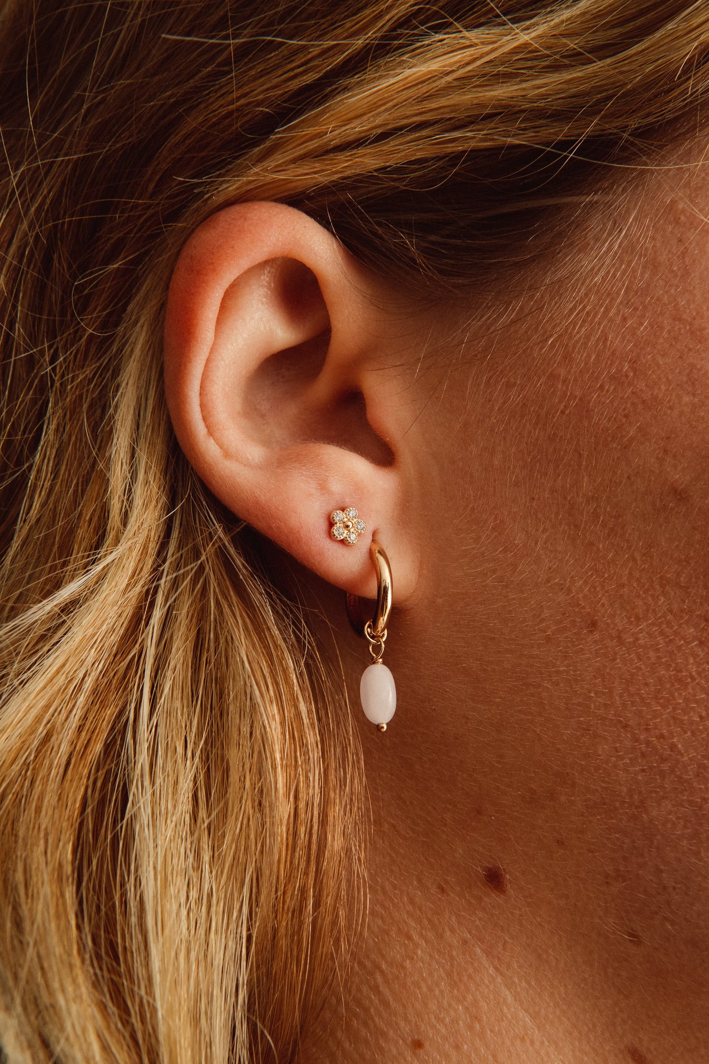 CLASSIC FLOWER SINGLE EARRING