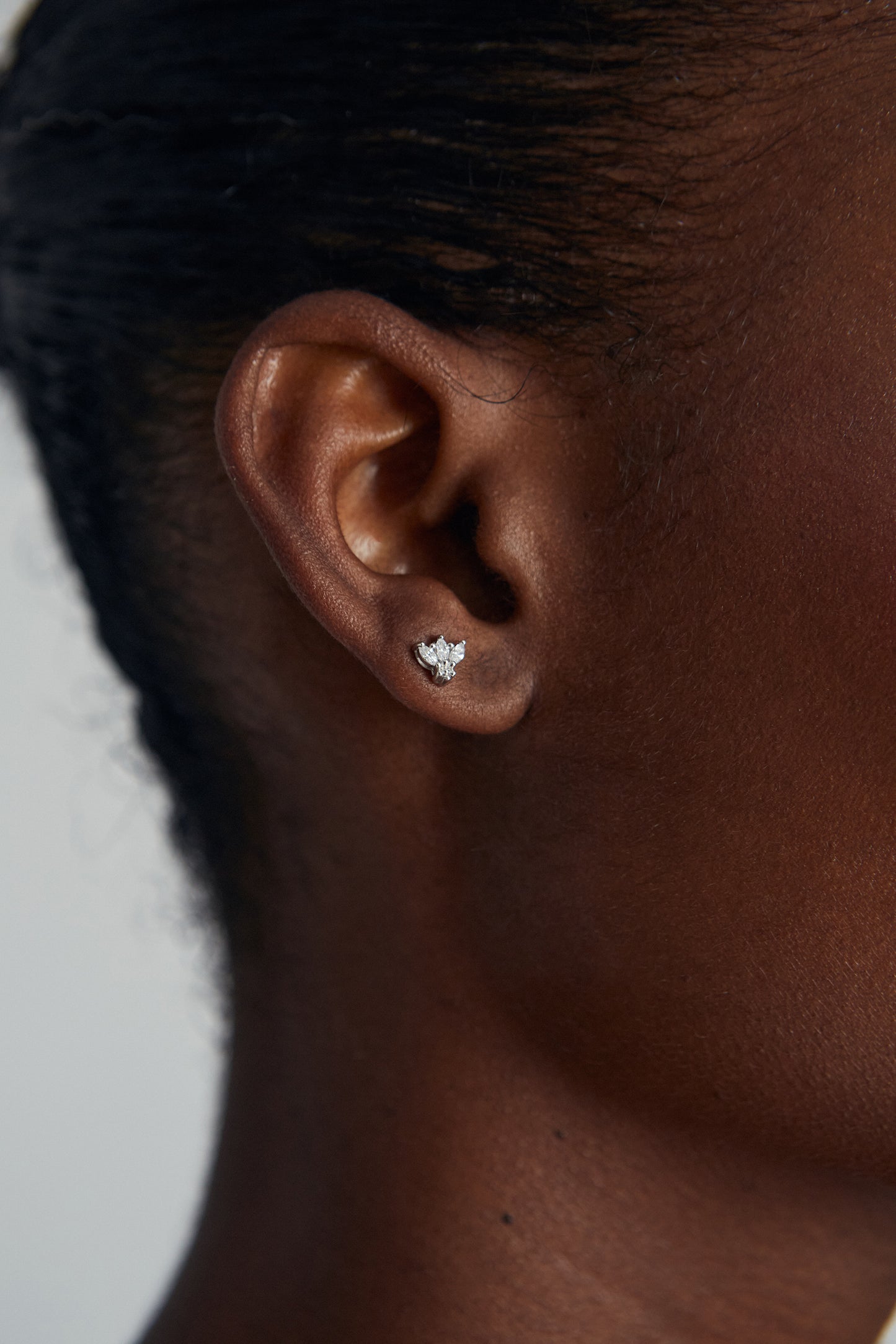 PETAL SINGLE EARRING